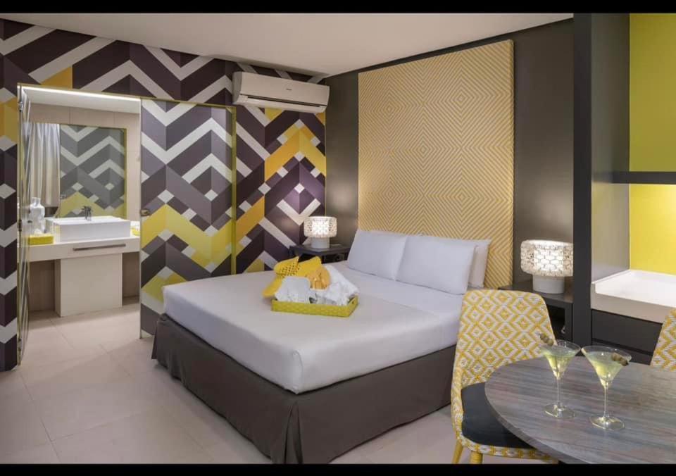 Astoria Current Boracay 호텔 Aklan 외부 사진